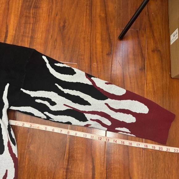 Maener Flame Sweater Size XL - Picture 6 of 6